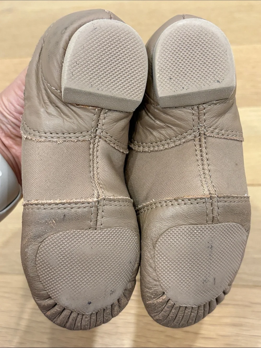 Capezio Kids Tan Jazz Shoes Size 11.5W